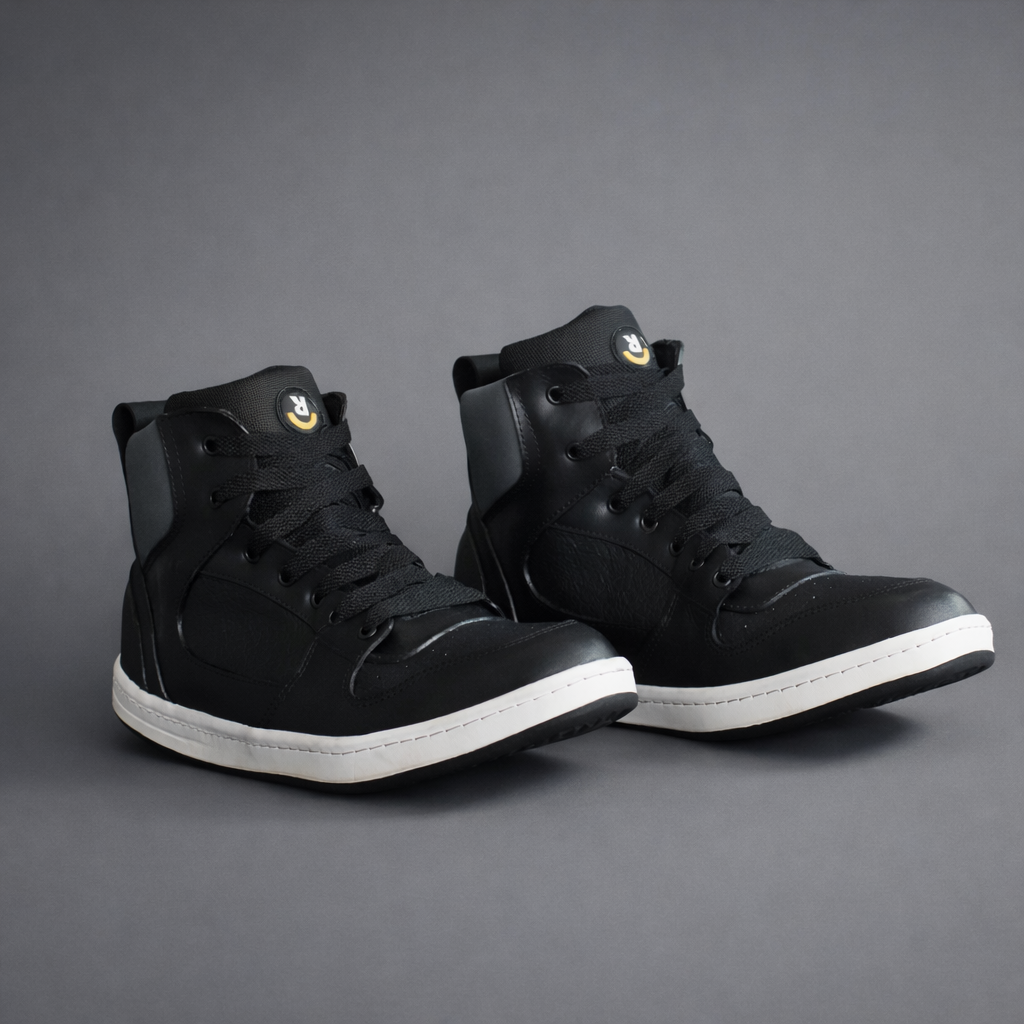 Tenis negros en neumatico(g)