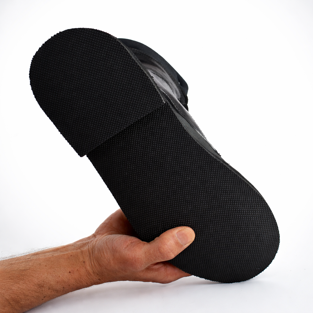 Suela de la bota urbana Lastre de Revolución Urbana elaborada en molido de llanta.